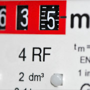 a close up of a gas meter reading 4 rf